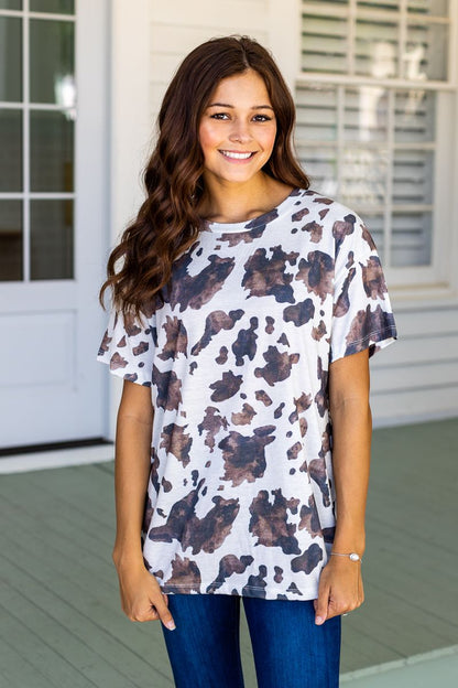 Mooving On Short Sleeves T-Shirt, Cow Print