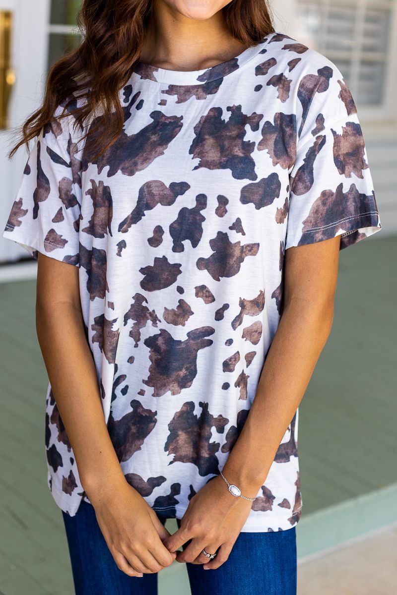 Mooving On Short Sleeves T-Shirt, Cow Print